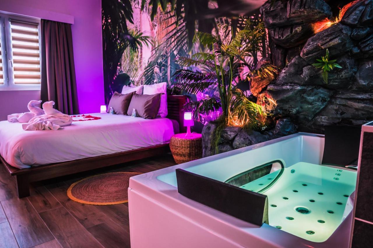 Secret Suite "Jungle" - Jacuzzi Privatif - Gare Rer C - Proche Paris ブレティニー・シュル・オルジュ エクステリア 写真