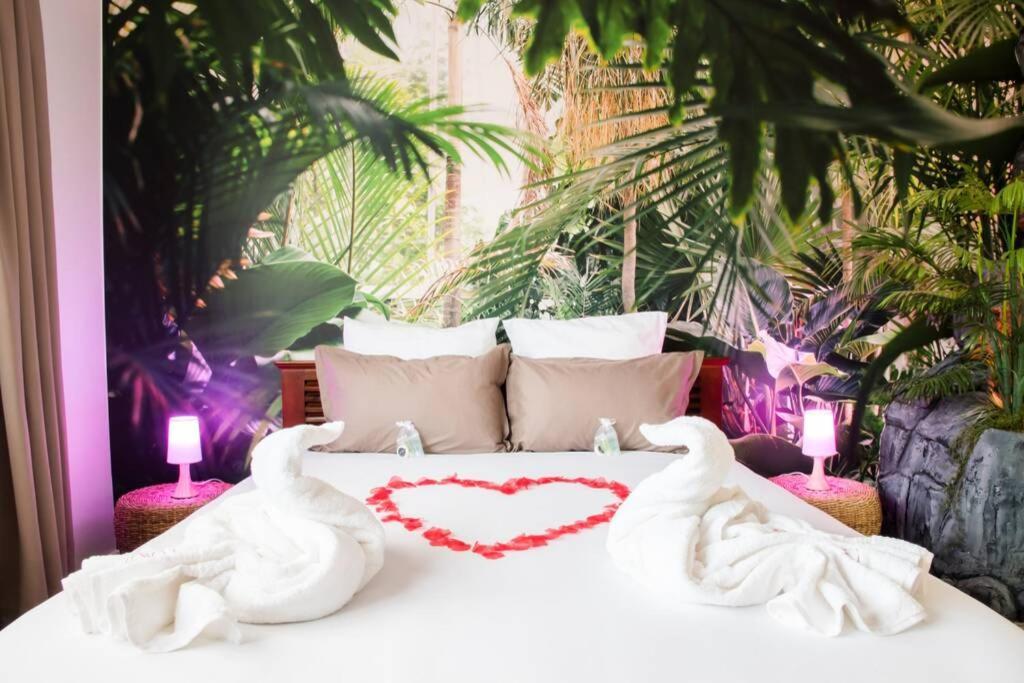 Secret Suite "Jungle" - Jacuzzi Privatif - Gare Rer C - Proche Paris ブレティニー・シュル・オルジュ エクステリア 写真