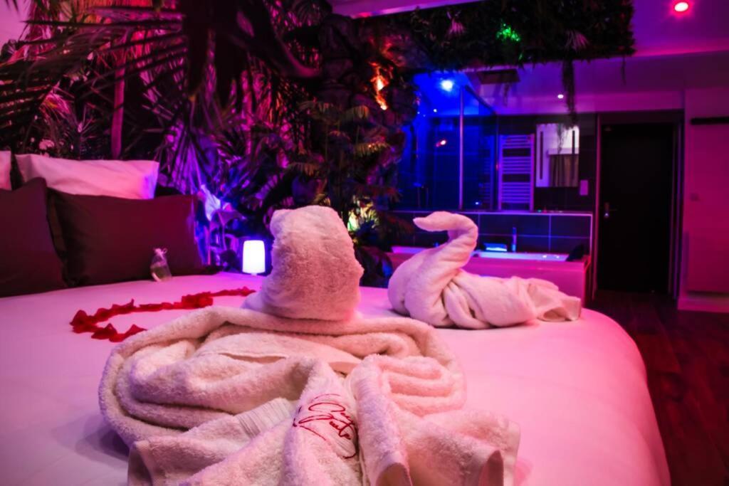 Secret Suite "Jungle" - Jacuzzi Privatif - Gare Rer C - Proche Paris ブレティニー・シュル・オルジュ エクステリア 写真